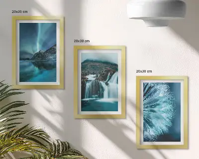 Paesaggi invernali con cascate e aurora boreale composizione di 3 quadri