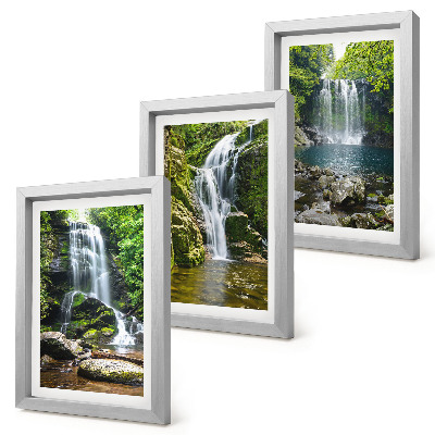 Trittico incorniciato Cascate in un ambiente verde con pietre e acqua