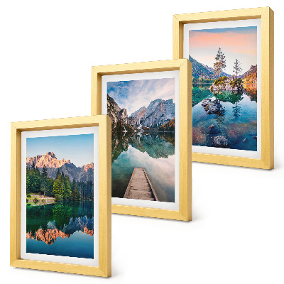 Composizione di 3 quadri Laghi di montagna con riflessi nell'acqua e nella foresta