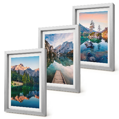 Composizione di 3 quadri Laghi di montagna con riflessi nell'acqua e nella foresta