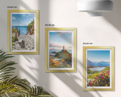 Composizione di 3 quadri Vista del faro, della spiaggia, delle montagne e dei fiori