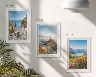 Composizione di 3 quadri Vista del faro, della spiaggia, delle montagne e dei fiori