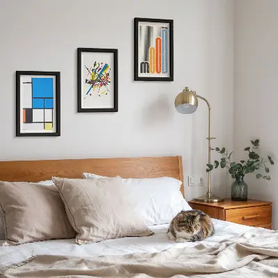 Composizione di 3 quadri con forme geometriche astratte moderne