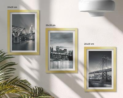 Composizione di 3 quadri Ponti e architettura urbana in diverse tonalità di grigio.