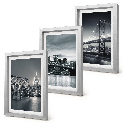 Composizione di 3 quadri Ponti e architettura urbana in diverse tonalità di grigio.