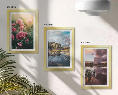 Trittico incorniciato fiori in giardino con montagne e specchio d'acqua calma