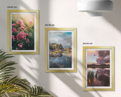 Trittico incorniciato Fiori in giardino, montagne e una superficie d'acqua calma