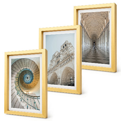 Trittico incorniciato La scala a chiocciola della cattedrale, la vista della facciata dell'edificio e un corridoio piastrellato.