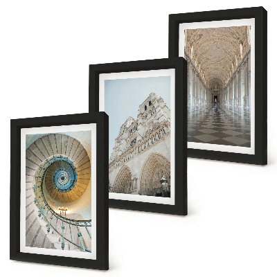 Trittico incorniciato La scala a chiocciola della cattedrale, la vista della facciata dell'edificio e un corridoio piastrellato.