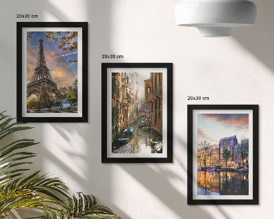 Composizione di 3 quadri La Torre Eiffel, i canali di Venezia e le vie di Amsterdam.