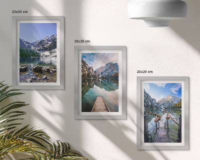 Trittico incorniciato Montagne, laghi e ponti di legno sull'acqua