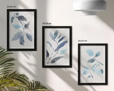 Trittico incorniciato foglie blu su sfondo chiaro in stile acquerello