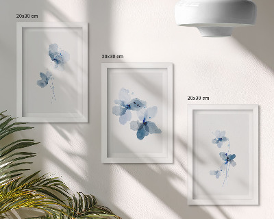 Composizione di 3 quadri Fiori nelle tonalità del blu su uno sfondo chiaro