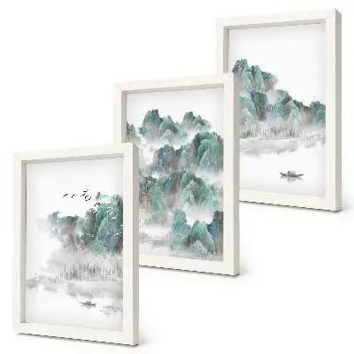 Composizione di 3 quadri montagne tra le nuvole con uccelli e una barca sull'acqua in stile japandi
