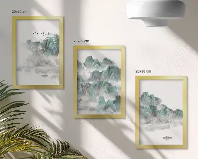 Composizione di 3 quadri montagne tra le nuvole con uccelli e una barca sull'acqua in stile japandi