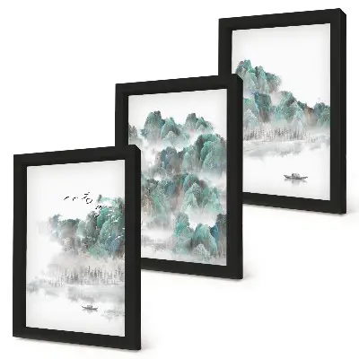 Composizione di 3 quadri montagne tra le nuvole con uccelli e una barca sull'acqua in stile japandi