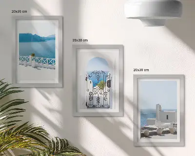 Trittico incorniciato vista sul mare con edifici bianchi in Grecia