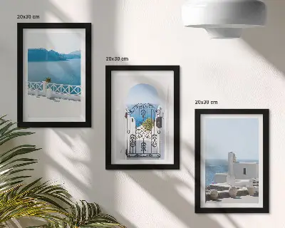 Trittico incorniciato vista sul mare con edifici bianchi in Grecia