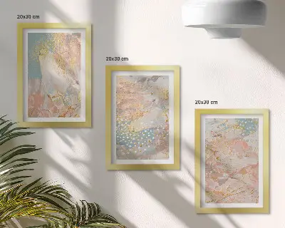 Composizione di 3 quadri con motivi astratti in colori pastello con texture