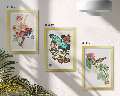 Trittico incorniciato Fiori, farfalle e un uccellino in tonalità pastello.