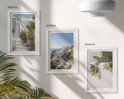 Trittico incorniciato Scale bianche a Santorini con vista sulla città