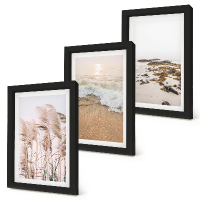 Trittico incorniciato Onde d'erba sulla spiaggia e pietre in riva al mare, stile boho