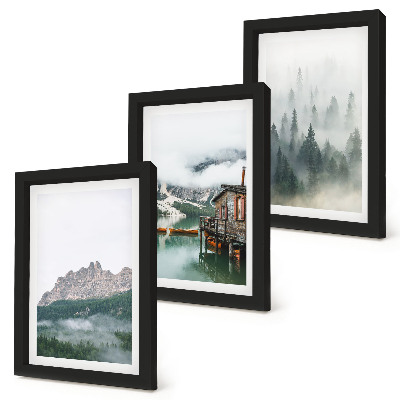 Trittico incorniciato Montagne, lago, casetta e nebbia nella foresta