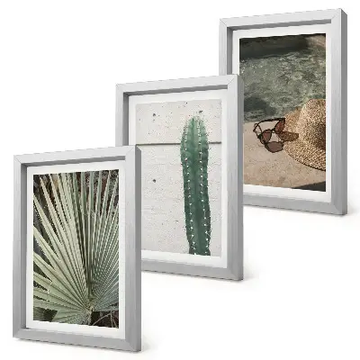 Composizione di 3 quadri con piante tropicali e accessori per vacanze al mare