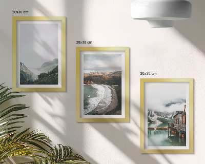 Trittico incorniciato Panorami di montagne e spiagge con nuvole e acqua