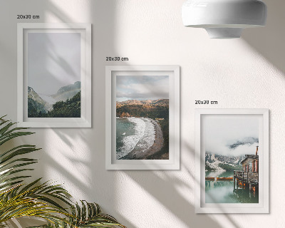 Trittico incorniciato Panorami di montagne e spiagge con nuvole e acqua