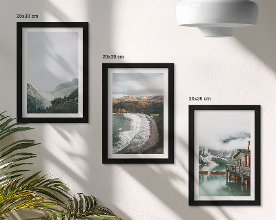 Trittico incorniciato Panorami di montagne e spiagge con nuvole e acqua