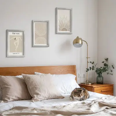 Composizione di 3 quadri poster con astrazioni boho nei colori pastello
