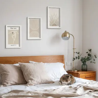 Composizione di 3 quadri poster con astrazioni boho nei colori pastello