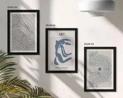 Composizione di 3 quadri con motivi astratti di linee e forme in diverse tonalità di blu