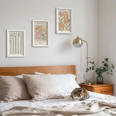 Trittico incorniciato con motivi botanici parigini in stile minimalista