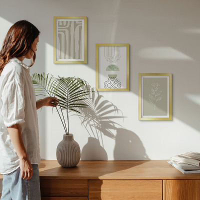 Trittico incorniciato Motivi geometrici con accenti vegetali in diverse tonalità di verde.