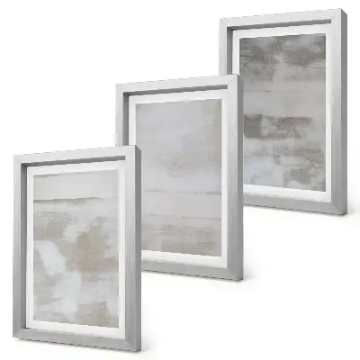 Composizione di 3 quadri con texture usurate in stile industriale moderno