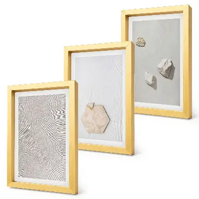 Composizione di 3 quadri con texture leggere sulla sabbia in delicato stile boho