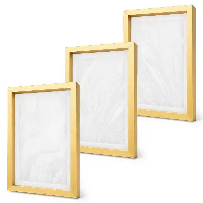 Trittico incorniciato con elegante struttura lineare in marmo