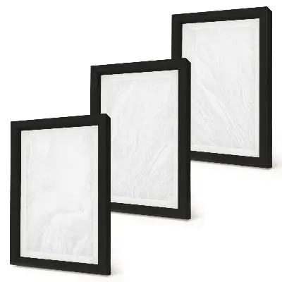 Trittico incorniciato con elegante struttura lineare in marmo