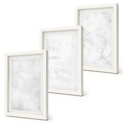 Trittico incorniciato con macchie bianche su tela dal design minimalista