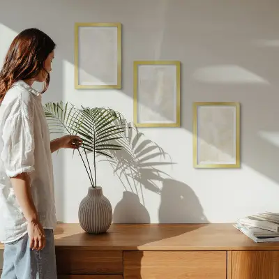 Trittico incorniciato con design a pennellate materiche dalla texture brillante