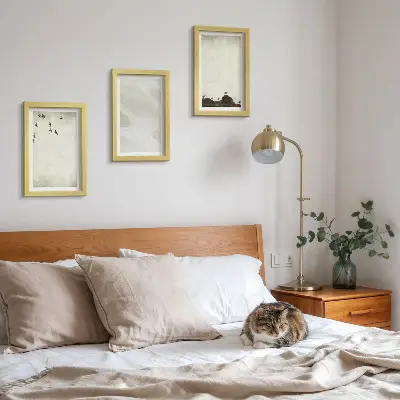 Trittico incorniciato decorazioni minimaliste con uccelli, rocce e pennellate