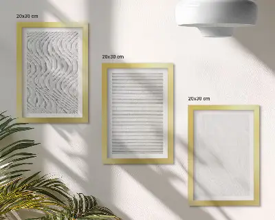Trittico incorniciato con strutture luminose a forma di stringa che disegnano motivi sulla sabbia