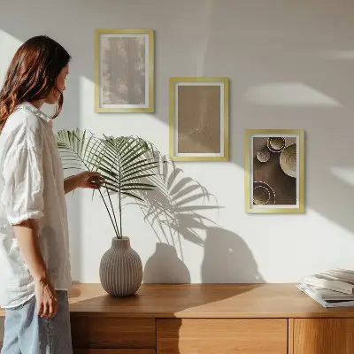 Trittico incorniciato con grafiche a strutture e texture in stile minimalista