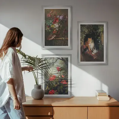 Composizione di quadri con fiori vintage, gatti e natura
