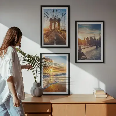 Set di quadri incorniciati con stampa di ponti al tramonto in città
