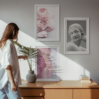 Composizione di quadri Peonie, scultura astratta di donna