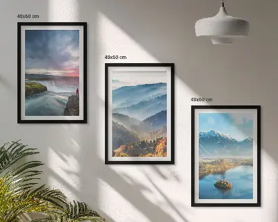 Set di quadri incorniciati con paesaggi montani e cascate