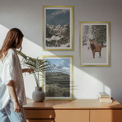 Composizione di quadri Montagne, cervi delle nevi, paesaggio forestale